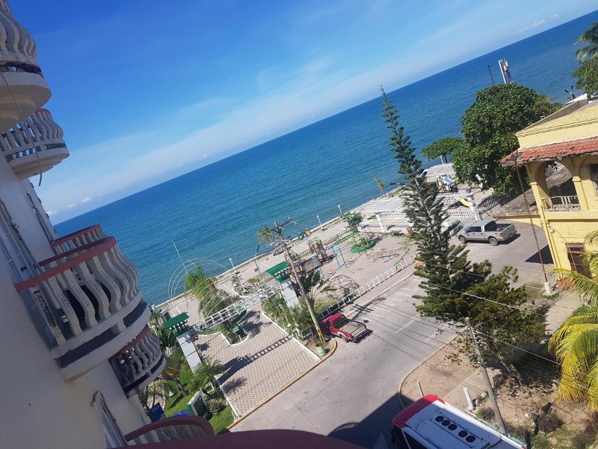 Hotel Art Deco Beach La Ceiba Buitenkant foto