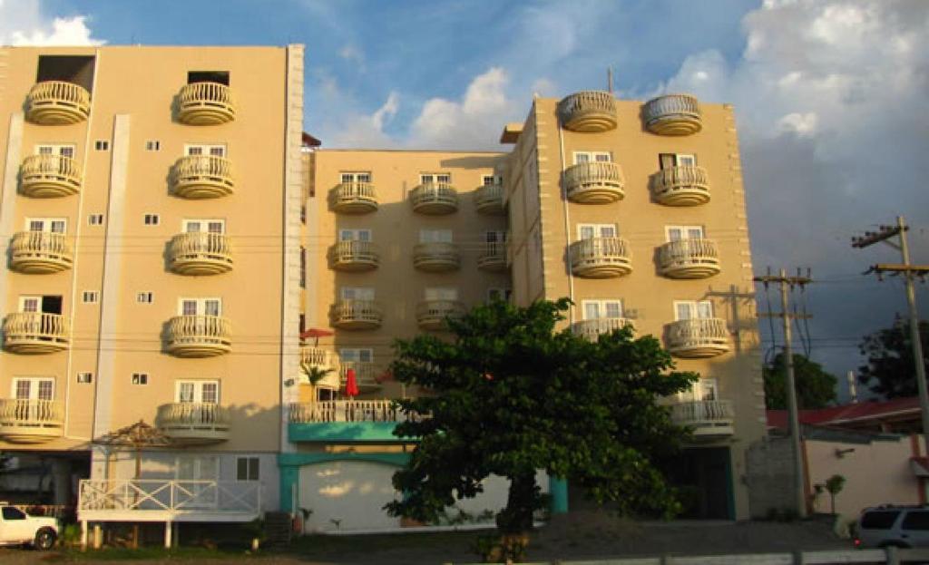Hotel Art Deco Beach La Ceiba Buitenkant foto