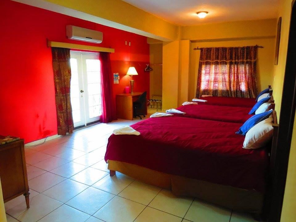 Hotel Art Deco Beach La Ceiba Buitenkant foto