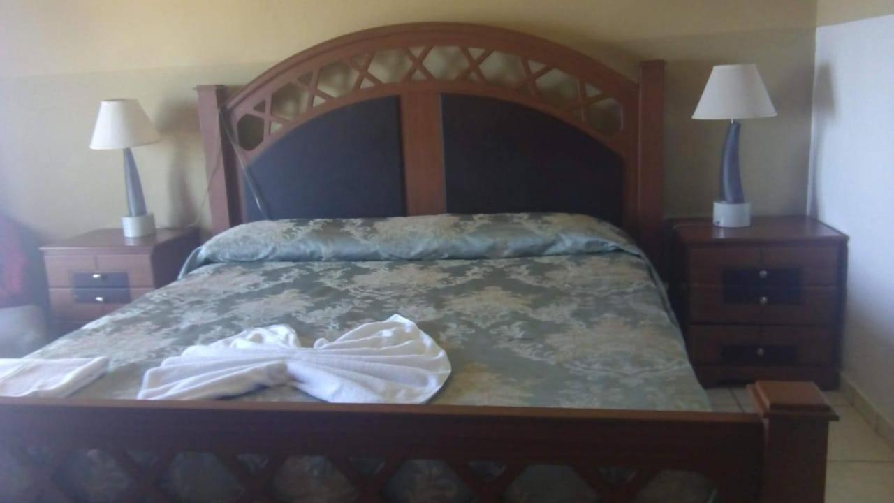 Hotel Art Deco Beach La Ceiba Buitenkant foto